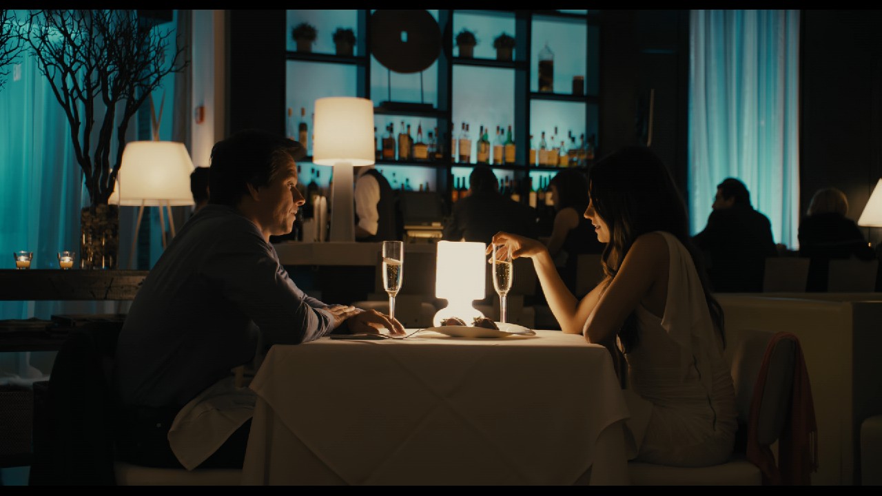 Ted (2012) NF WEB-DL Hindi + English 1080p 10bit AV1 DDP 5.1 MSub.mkv_snapshot_00.22.28.180